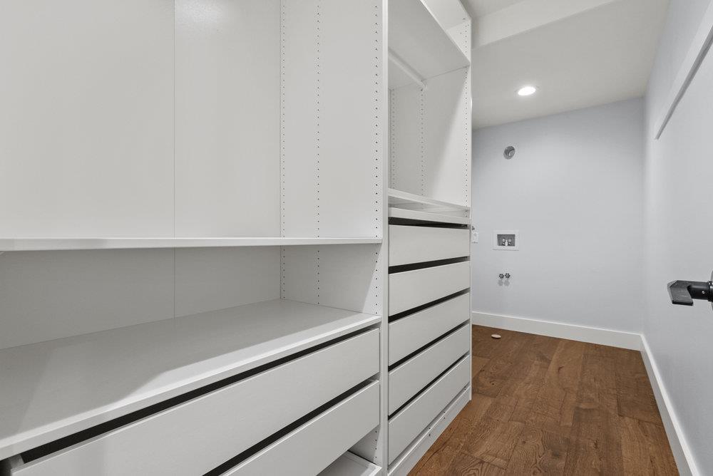 Belvedere, California 94920, United States, 3 Bedrooms Bedrooms, ,3 BathroomsBathrooms,Residential,Active,220670