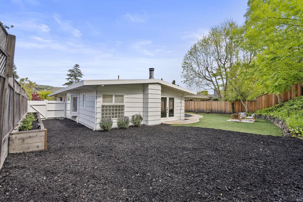 Belvedere, California 94920, United States, 3 Bedrooms Bedrooms, ,3 BathroomsBathrooms,Residential,Active,220670