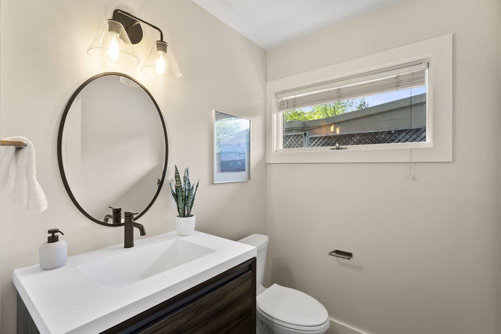 Belvedere, California 94920, United States, 3 Bedrooms Bedrooms, ,3 BathroomsBathrooms,Residential,Active,220670