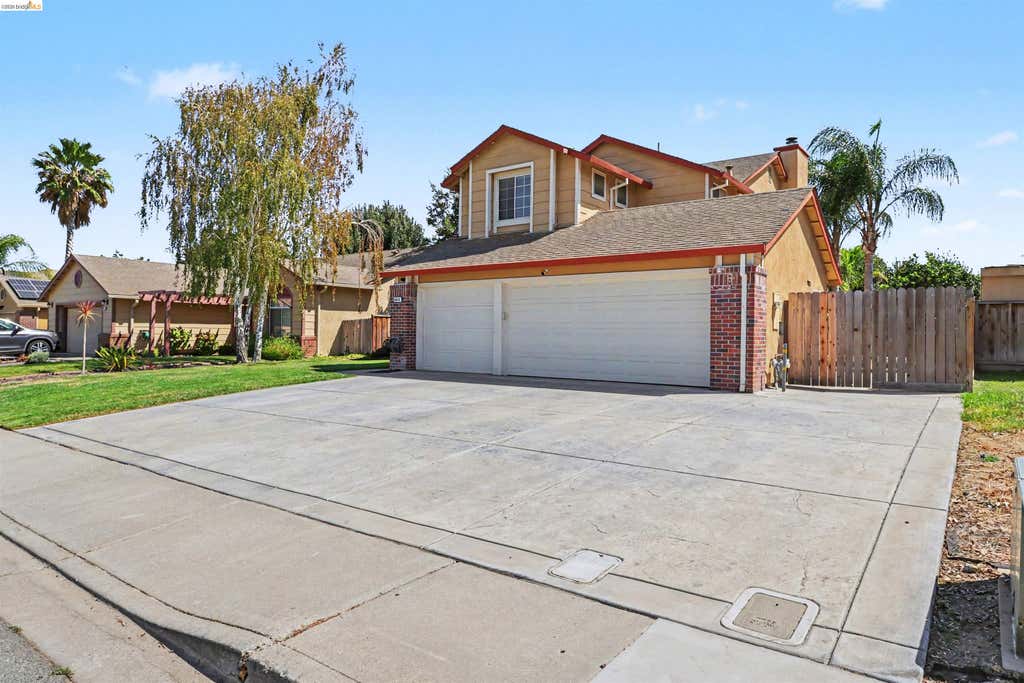 Photo of 4674 La Vista Dr, Oakley, CA 94561 (MLS # 41145876)