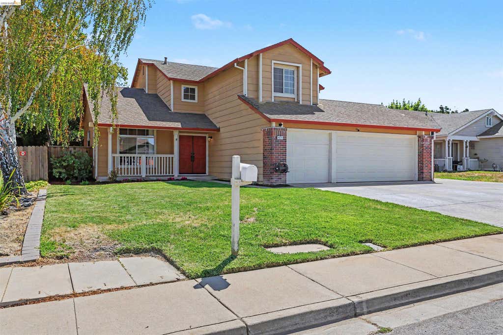 Photo of 4674 La Vista Dr, Oakley, CA 94561 (MLS # 41145876)