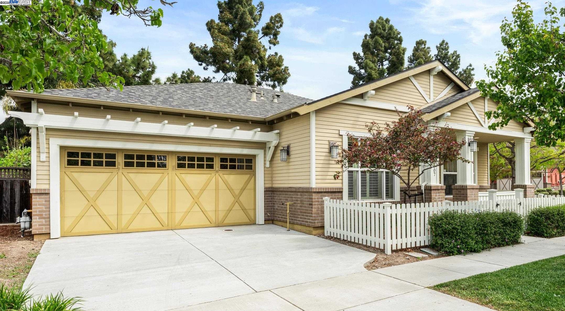 35607 Embassy Common