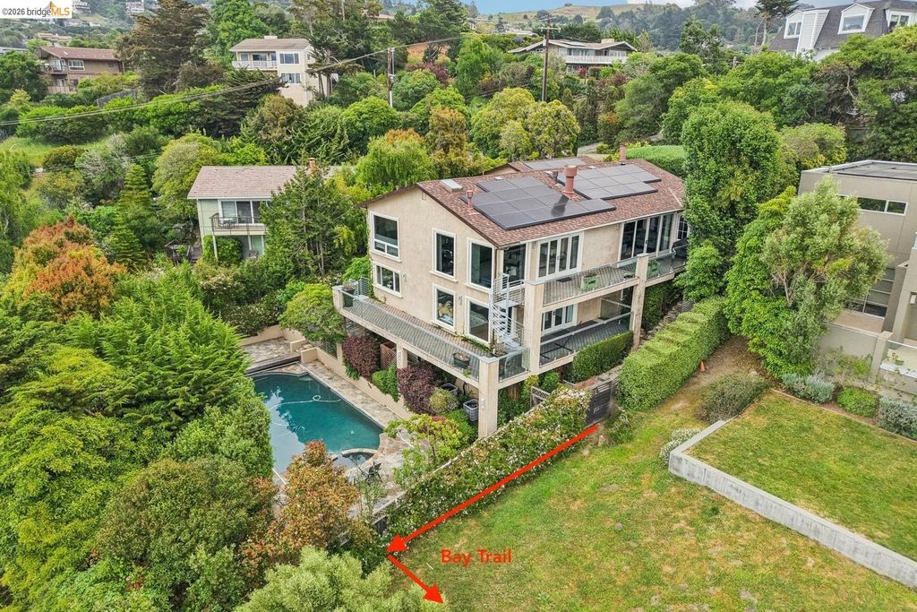 Photo of 20 Bayshore Ter, Tiburon, CA 94920 (MLS # 41135663)