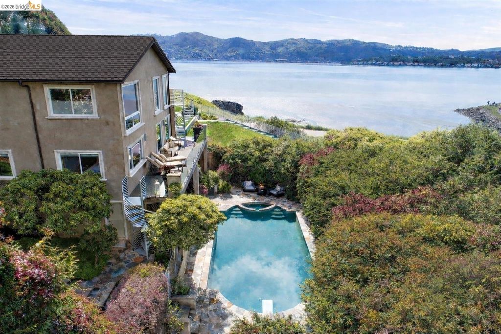Photo of 20 Bayshore Ter, Tiburon, CA 94920 (MLS # 41135663)