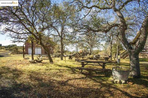 A home in La Grange