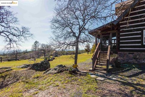 A home in La Grange