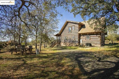 A home in La Grange