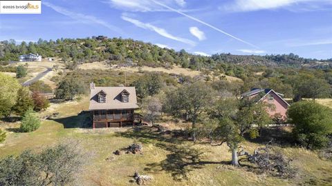 A home in La Grange