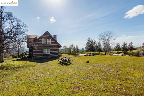 A home in La Grange