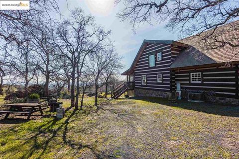 A home in La Grange