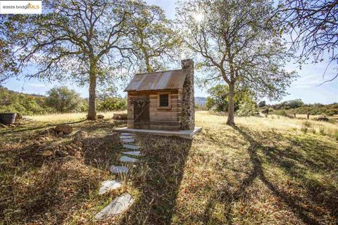 A home in La Grange