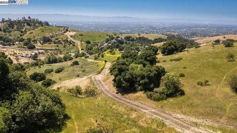 Photo of 12780 Clayton Rd, San Jose, CA 95127 (MLS # 41119219)