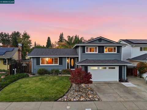 Photo of 7519 Driftwood Way, Pleasanton, CA 94588 (MLS # 41118993)