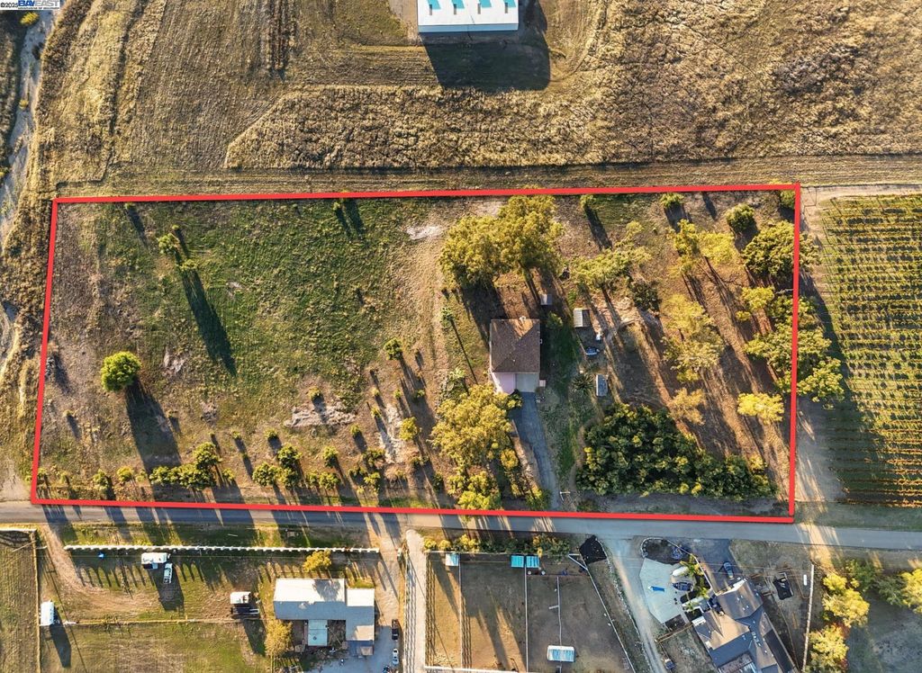 Photo of 3825 Jerrold Rd, Livermore, CA 94550 (MLS # 41116296)