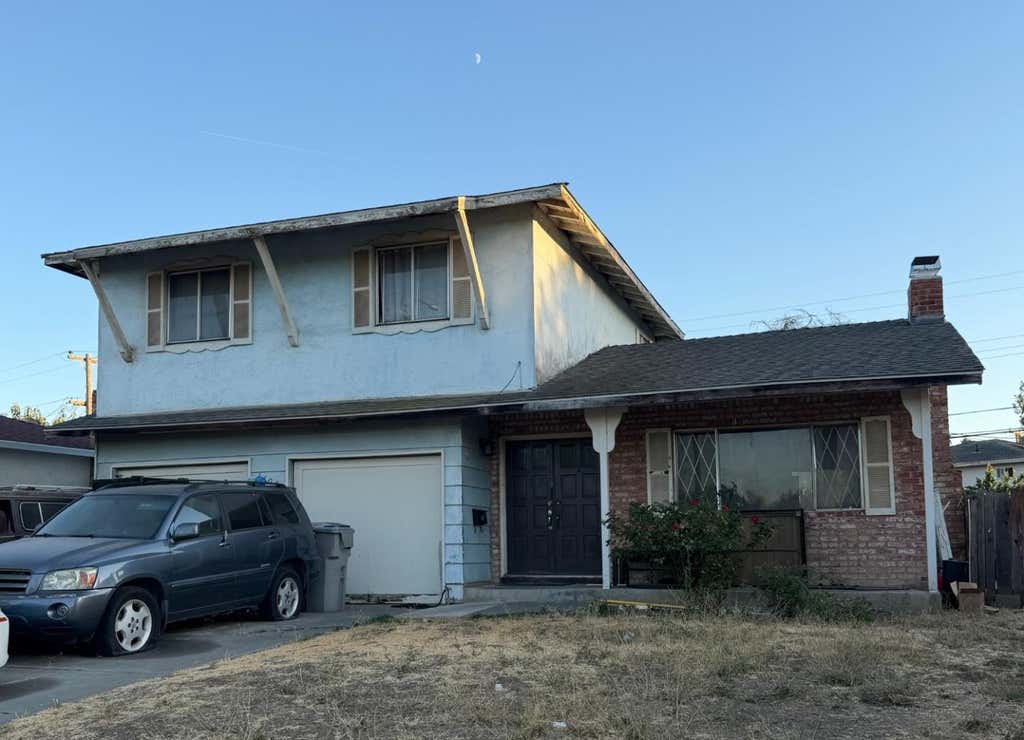 Photo of 3105 Lone Bluff Way, San Jose, CA 95111 (MLS # ML82058473)