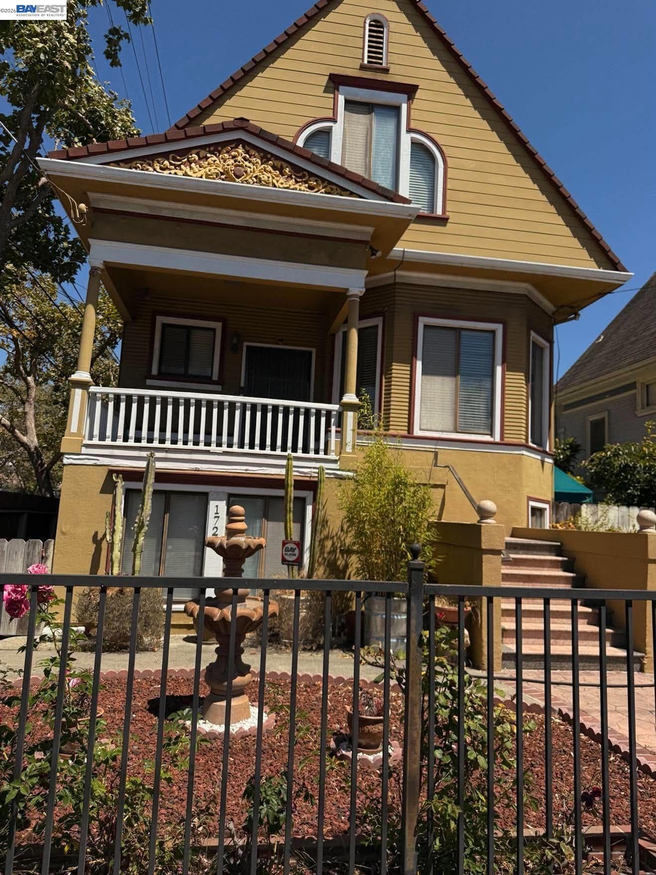 1722 Bay