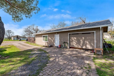 672 IRWIN LN — listing photo 8