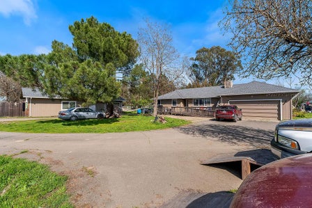 672 IRWIN LN — listing photo 7