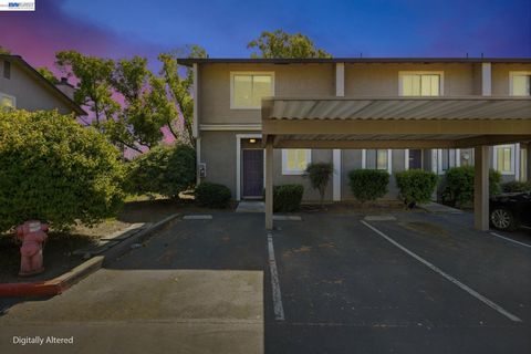 Photo of 1498 Portola Ave, Livermore, CA 94551 (MLS # 41128236)