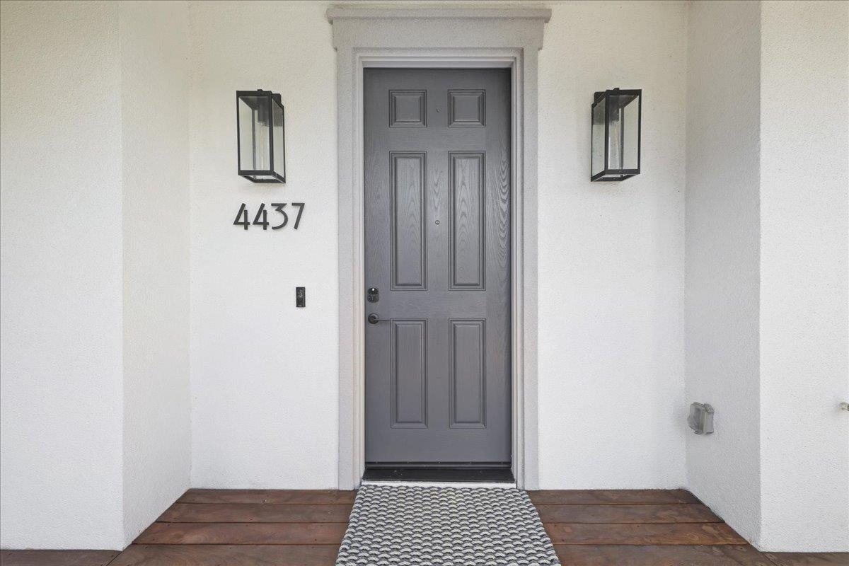 4437 Sunset View Drive