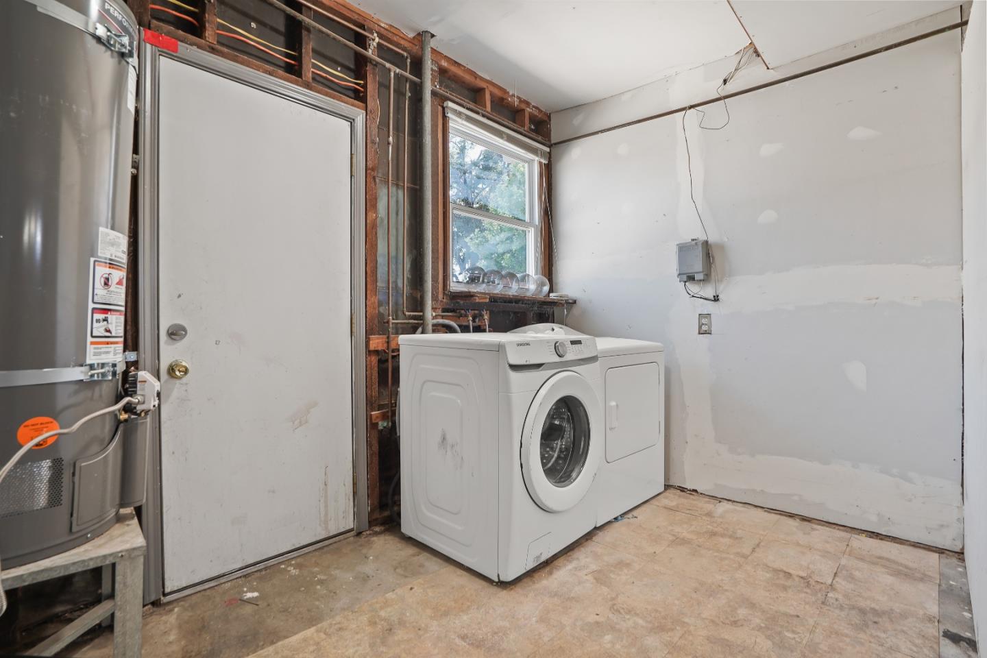 San Mateo, California 94401, United States, 2 Bedrooms Bedrooms, ,1 BathroomBathrooms,Residential,Pending,142139