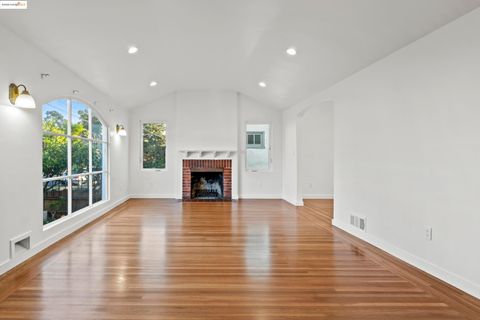 Photo of 510 Pomona Ave, Albany, CA 94706 (MLS # 41119684)