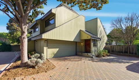 Photo of 670 San Antonio Road #26, Palo Alto, CA 94306 (MLS # ML82031852)