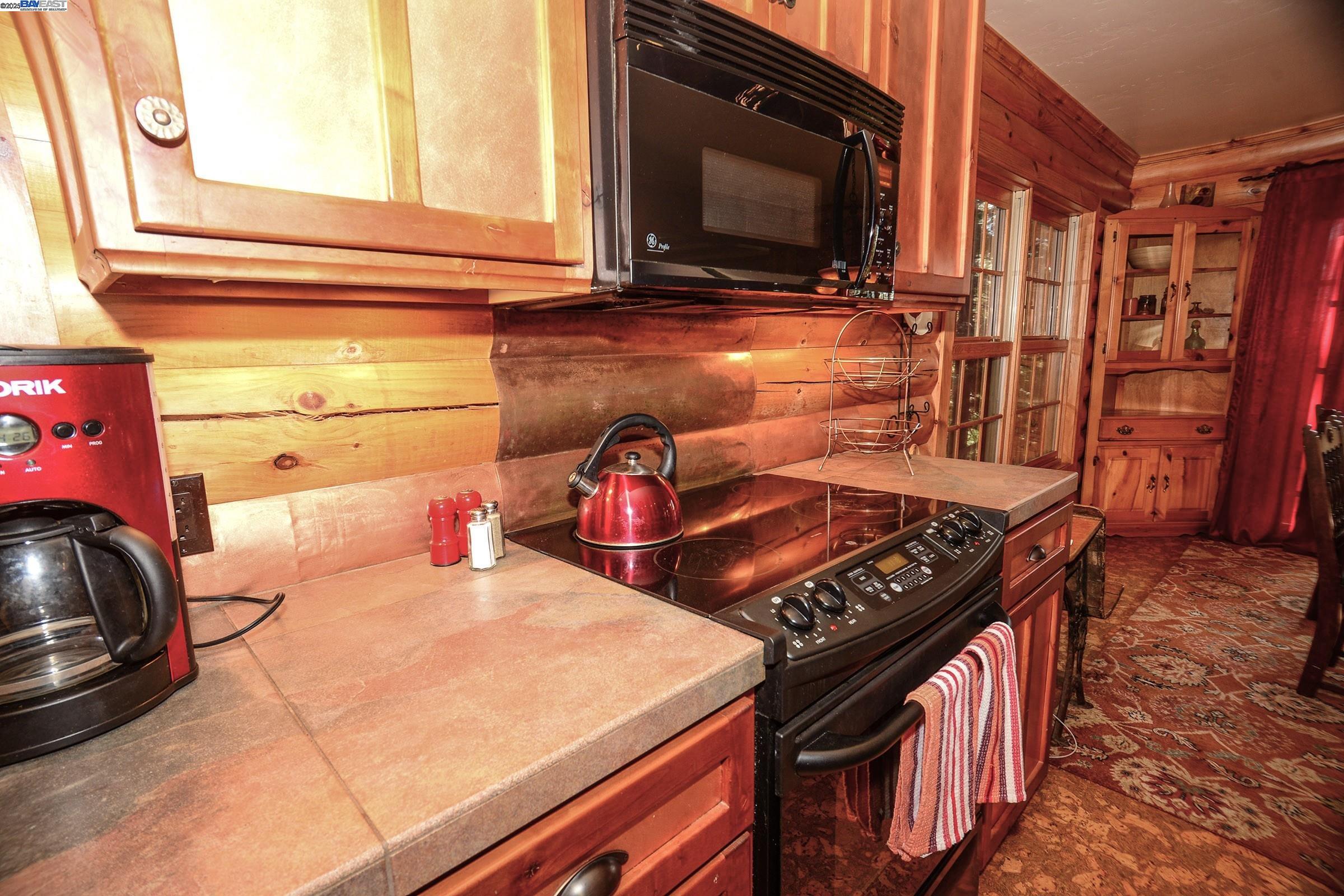 Nevada City, California 95959, United States, 3 Bedrooms Bedrooms, ,3 BathroomsBathrooms,Residential,Active,184691