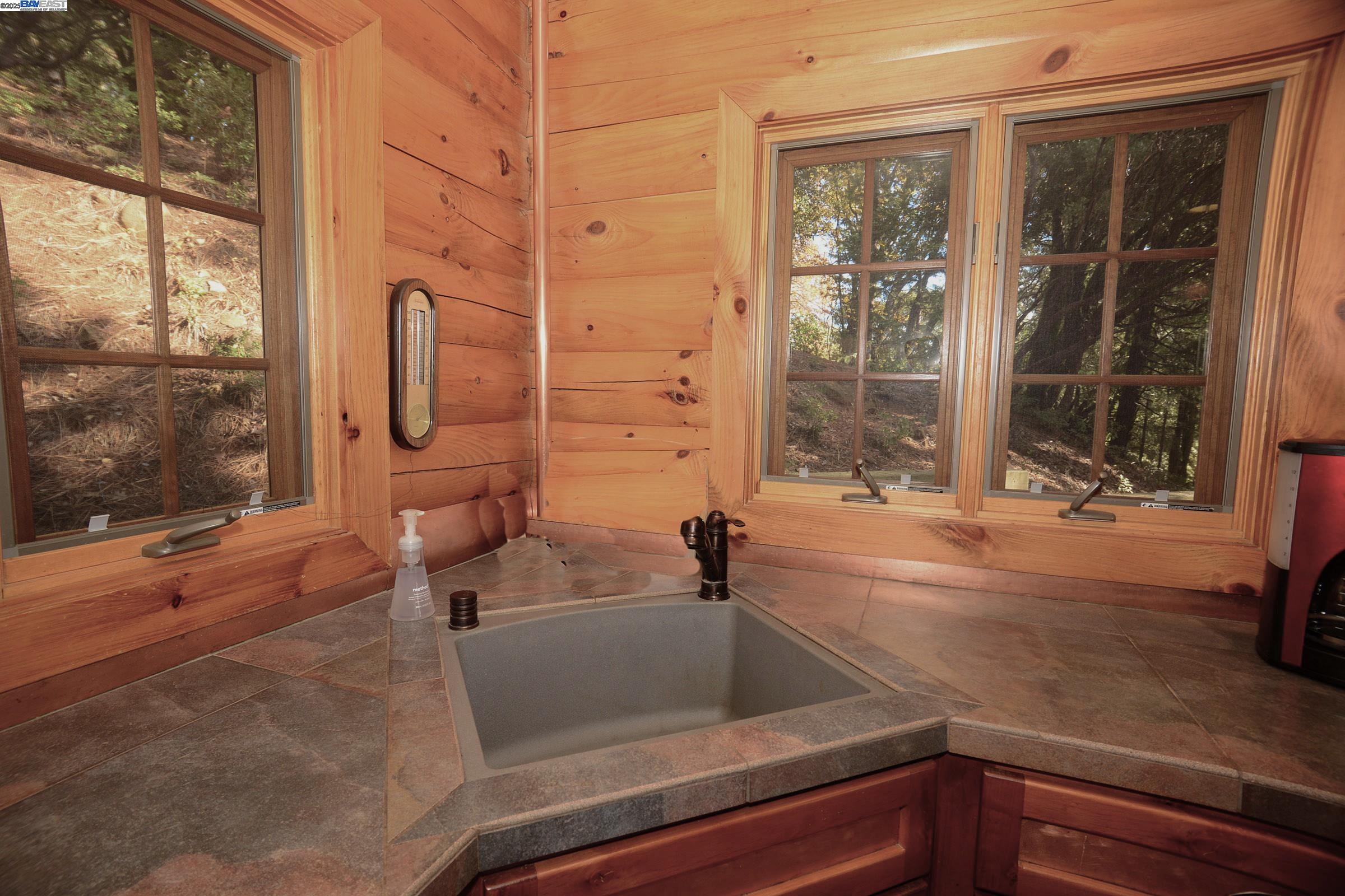 Nevada City, California 95959, United States, 3 Bedrooms Bedrooms, ,3 BathroomsBathrooms,Residential,Active,184691