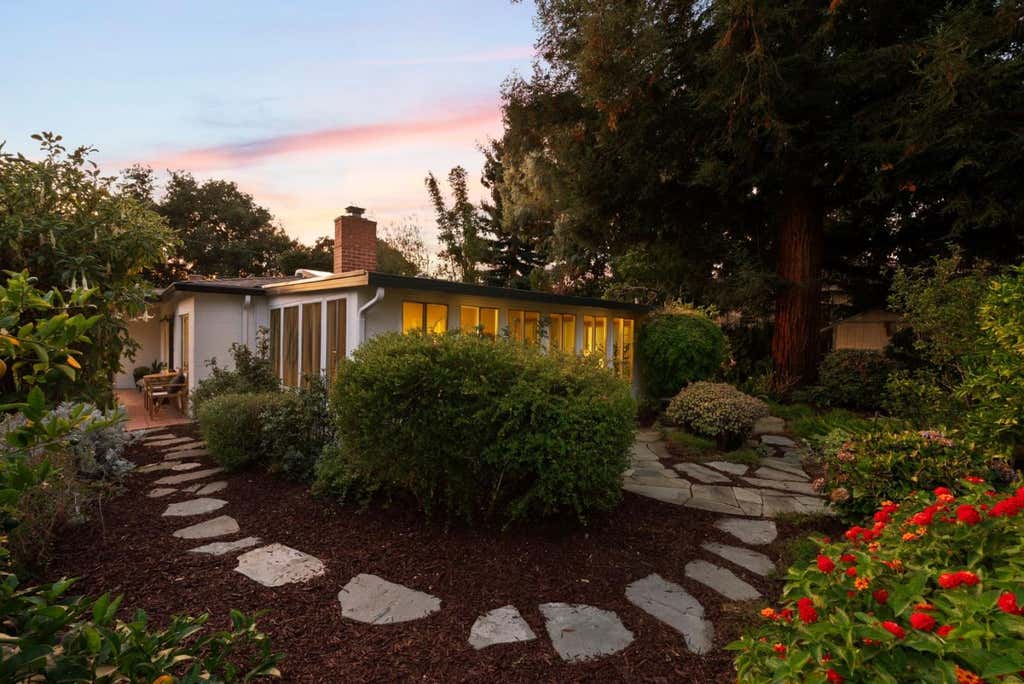 Photo of 190 E Middlefield Road, Mountain View, CA 94043 (MLS # ML82058629)
