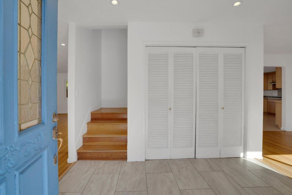 Photo of 239 Sierra Court, Martinez, CA 94553 (MLS # ML82026012)