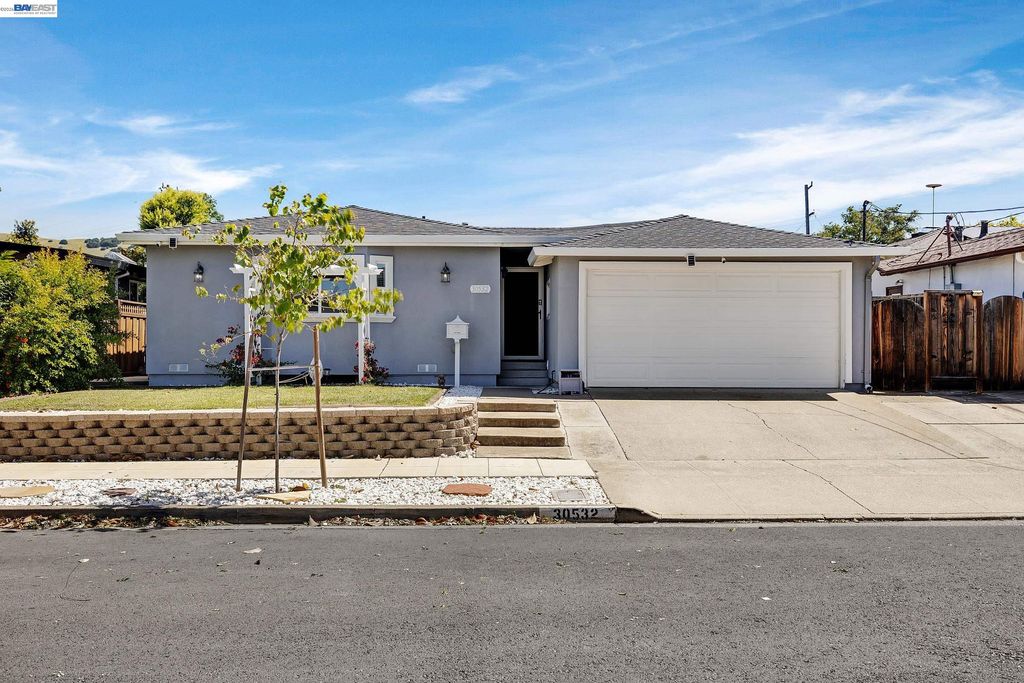 Photo of 30532 Carroll Ave, Hayward, CA 94544 (MLS # 41135337)