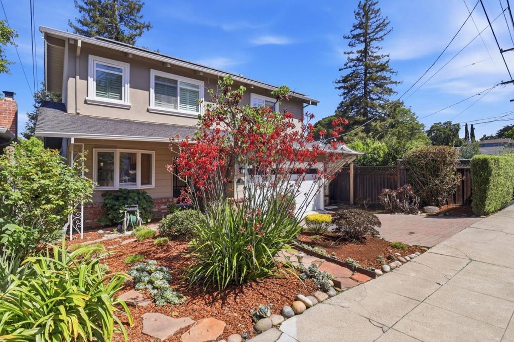 Photo of 167 Oakview Drive, San Carlos, CA 94070 (MLS # ML82047392)