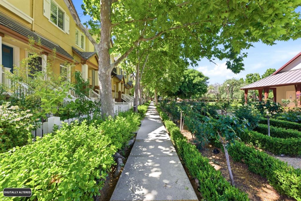 Photo of 49096 Woodgrove Common, Fremont, CA 94539 (MLS # ML82048061)