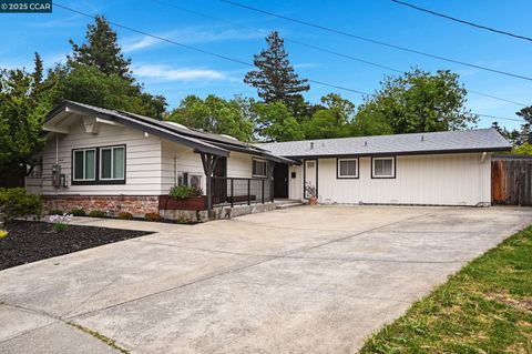 2326 Estrella Ct, Pinole, CA 94564 - MLS#: 41095155