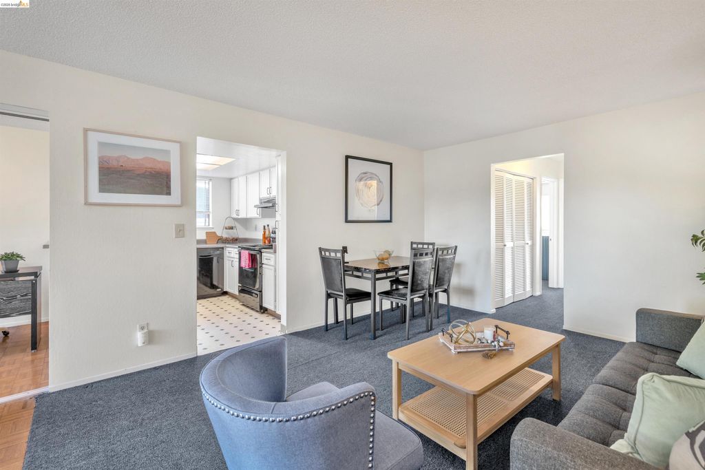 Photo of 40 Las Moradas Cir, San Pablo, CA 94806 (MLS # 41135383)
