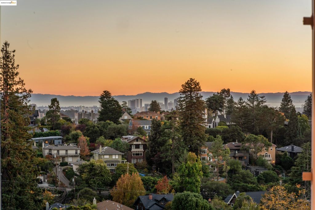 Photo of 44 Oak Ridge Rd, Berkeley, CA 94705 (MLS # 41116315)