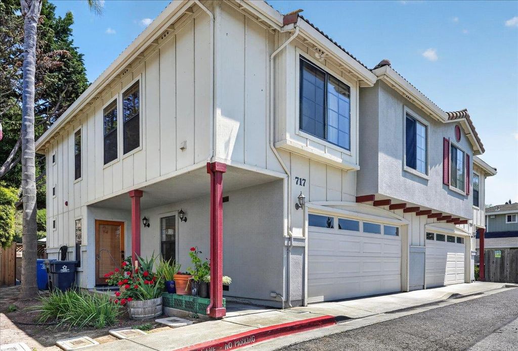 Photo of 717 Las Casitas Dr., Salinas, CA 93905 (MLS # ML82041160)