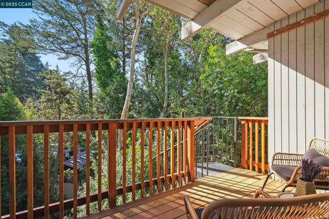 6956 Sayre Dr, Oakland, CA 94611 - #: 41089816
