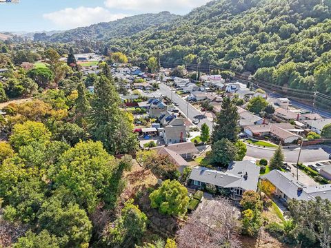 A home in Pinole