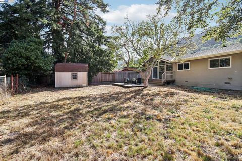 A home in Pinole