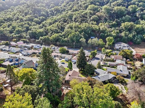 A home in Pinole