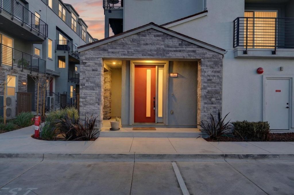 Photo of 550 Redberry Way, San Jose, CA 95117 (MLS # ML82040887)