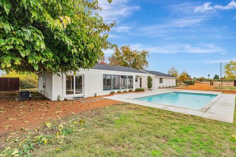 A home in Hughson