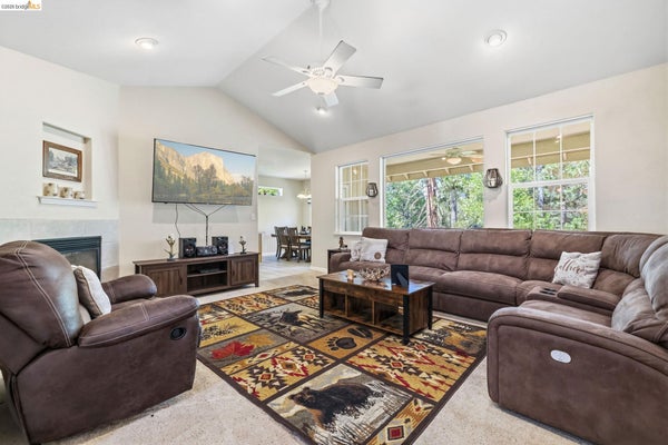 24230 OXBOW LN N, SONORA, CA 95370 - Image a3c1a9d4a849b7db55e2ba797f2fbdc2/878683786