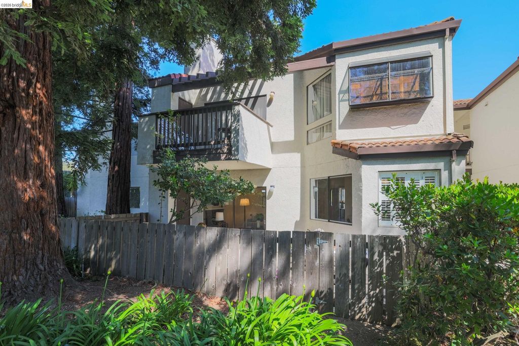 Photo of 21062 Gary Dr #118, Hayward, CA 94546 (MLS # 41135359)