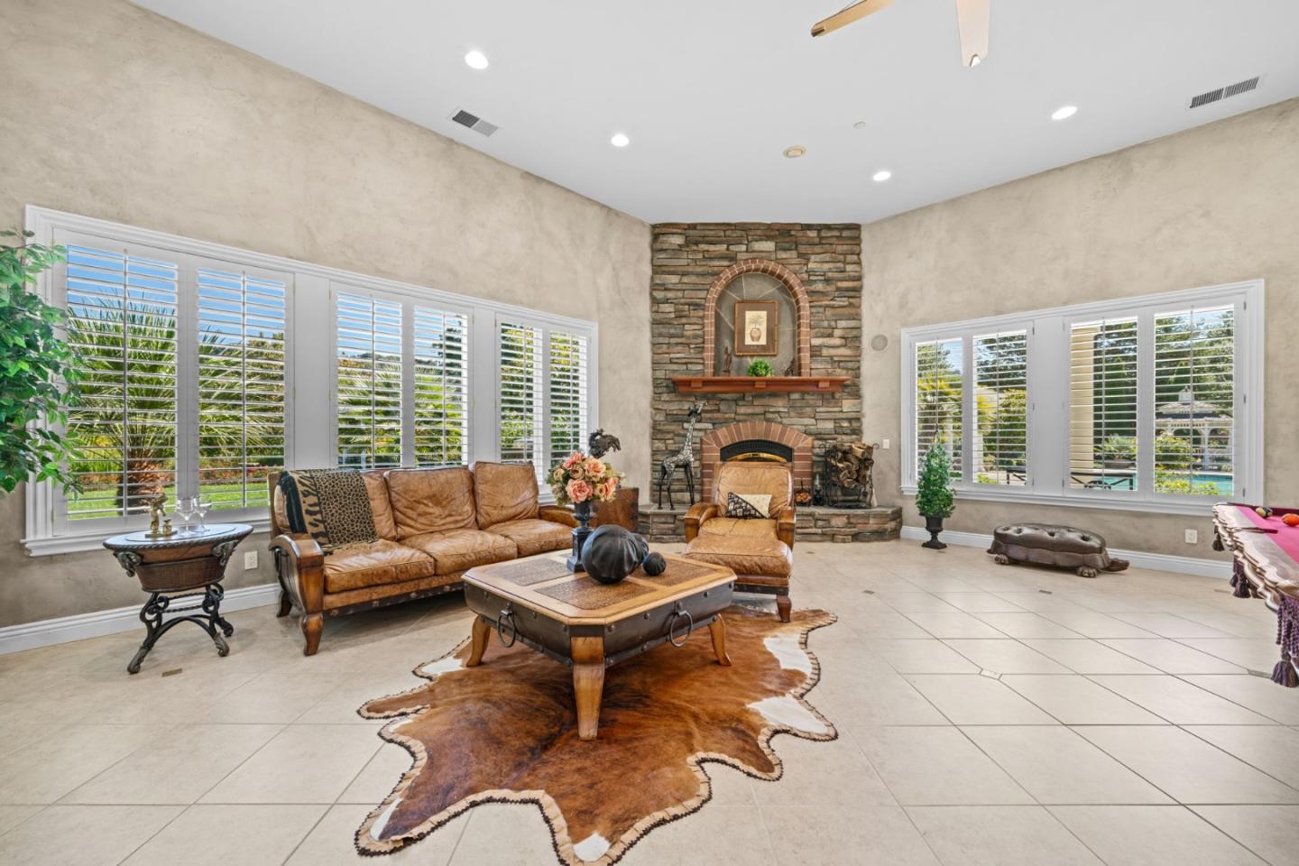 Gilroy, California 95020, United States, 4 Bedrooms Bedrooms, ,4 BathroomsBathrooms,Residential,Active,150276