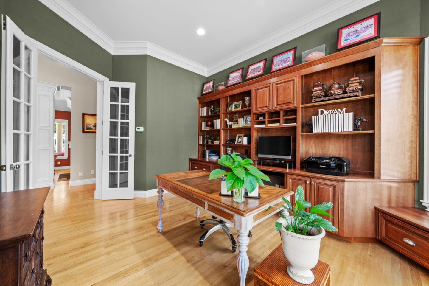 Gilroy, California 95020, United States, 4 Bedrooms Bedrooms, ,4 BathroomsBathrooms,Residential,Active,150276