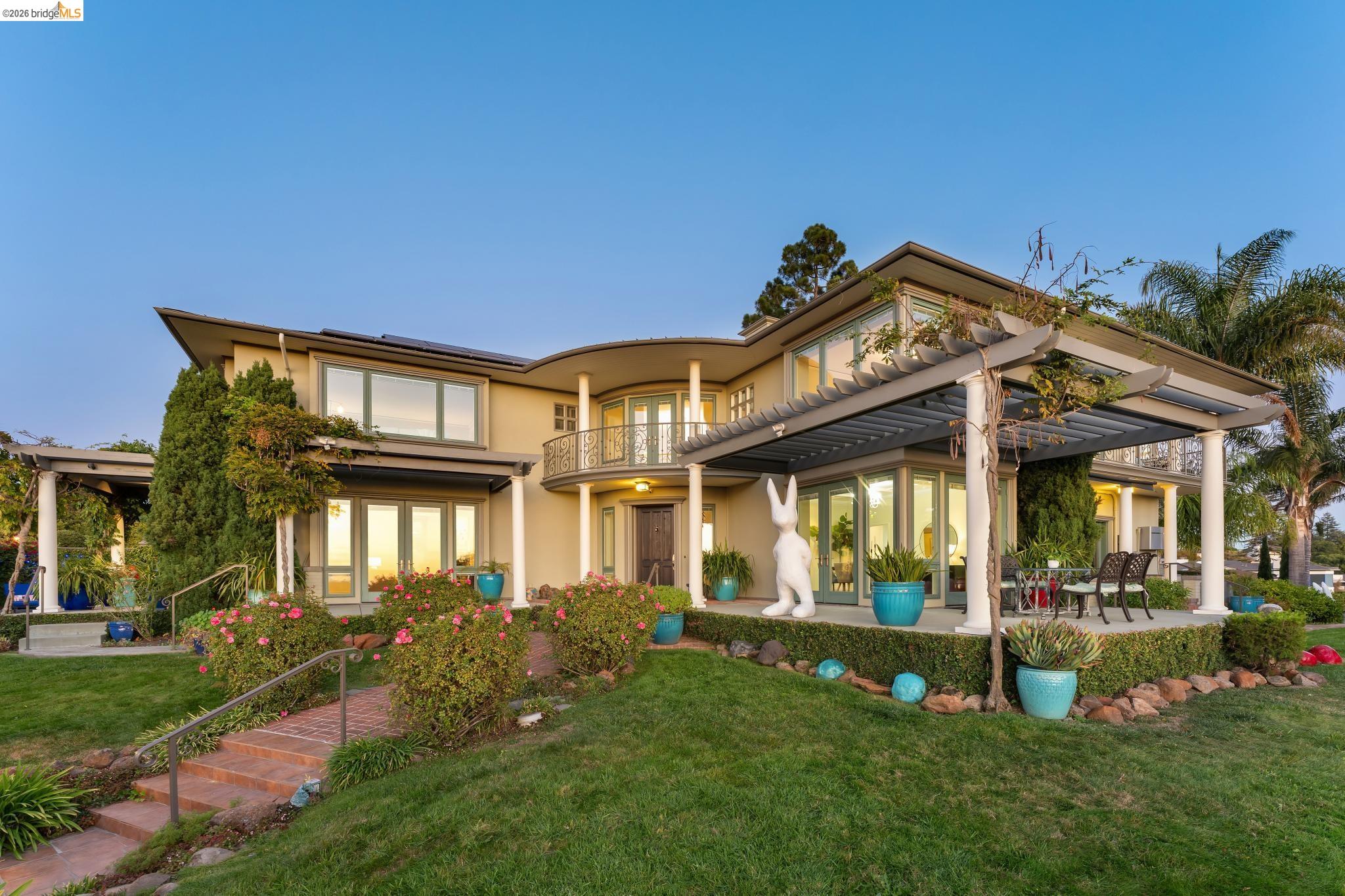 100 Pershing Dr