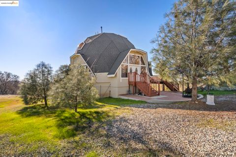 A home in La Grange